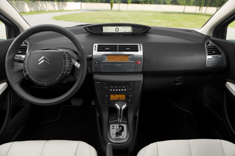 Citroen C4 2008 года  (фото 11 из 69)